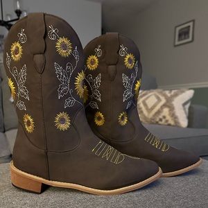 Sunflower Cowgirl boots - Square toe